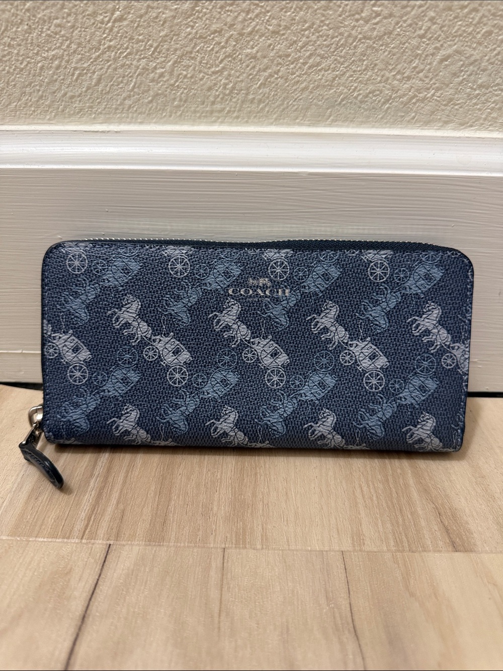 Coach Navy & Light Blue Horse & Carriage Zip Wallet